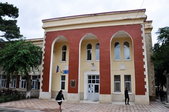 R.Ənnağıyev adına 141 nömrəli tam orta məktəb